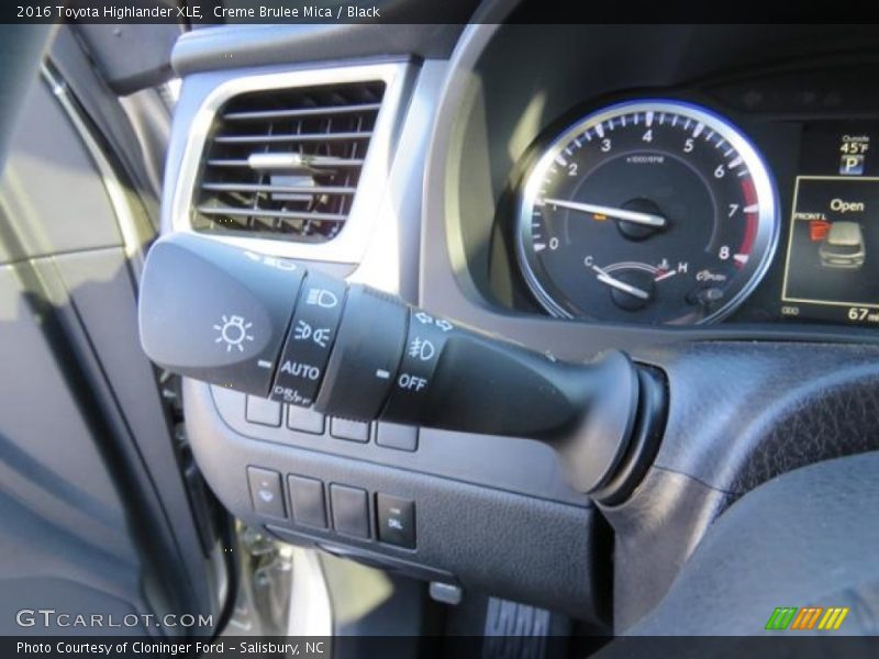Creme Brulee Mica / Black 2016 Toyota Highlander XLE