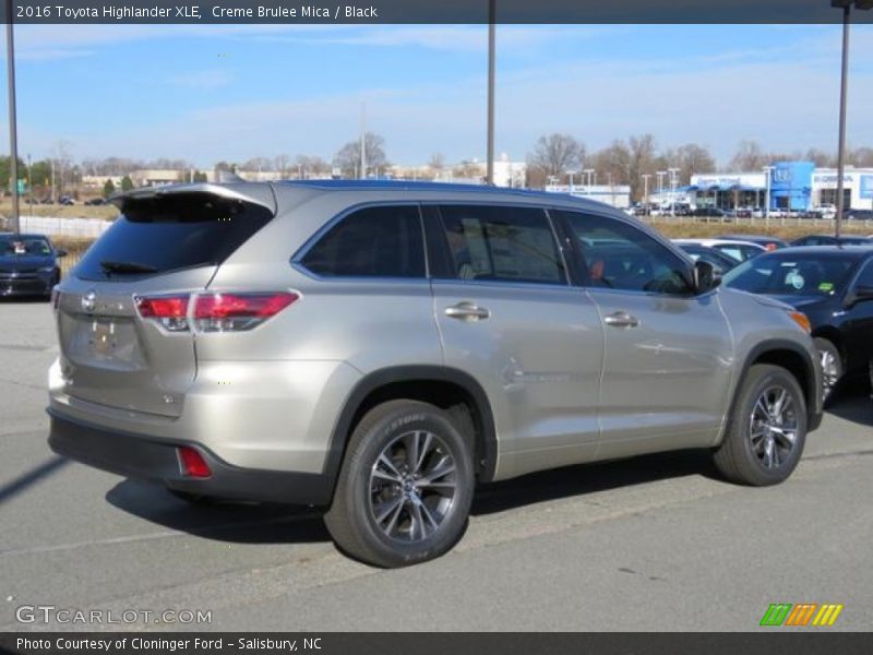 Creme Brulee Mica / Black 2016 Toyota Highlander XLE