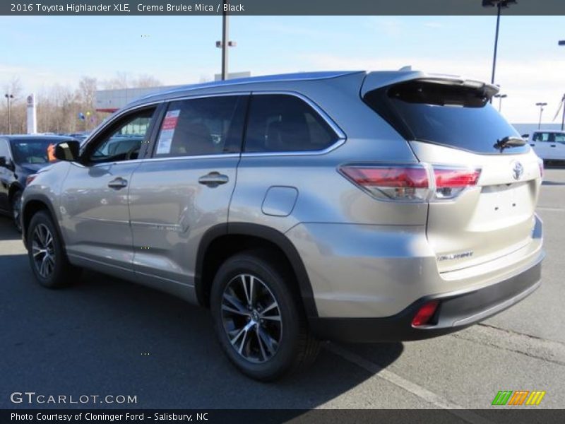 Creme Brulee Mica / Black 2016 Toyota Highlander XLE