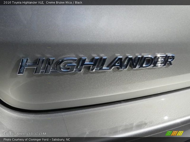 Creme Brulee Mica / Black 2016 Toyota Highlander XLE