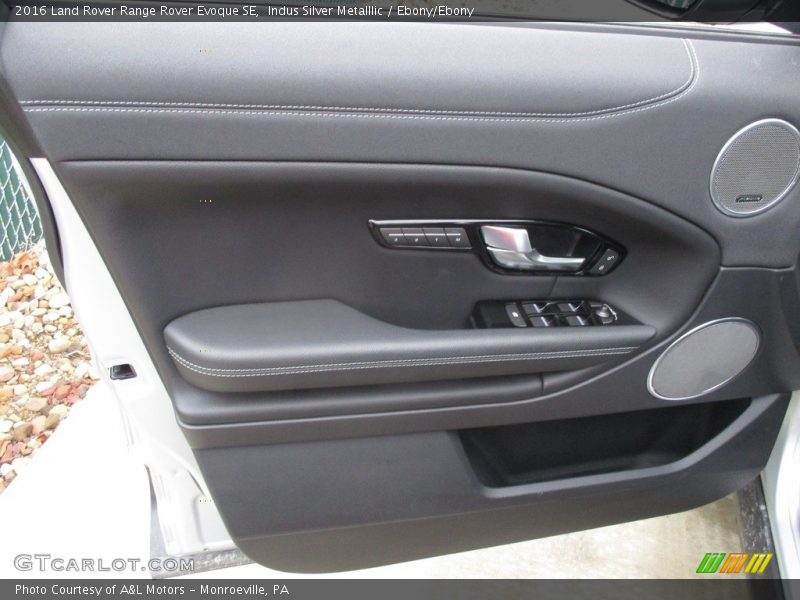Indus Silver Metalllic / Ebony/Ebony 2016 Land Rover Range Rover Evoque SE