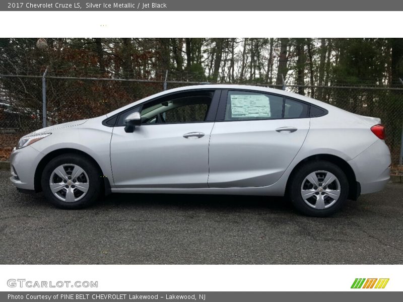 Silver Ice Metallic / Jet Black 2017 Chevrolet Cruze LS