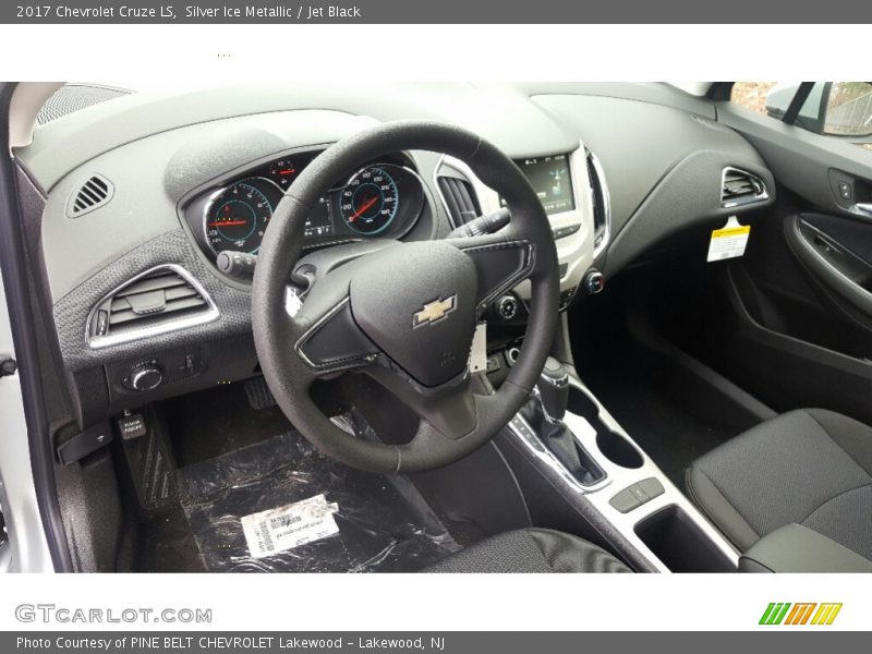 Silver Ice Metallic / Jet Black 2017 Chevrolet Cruze LS