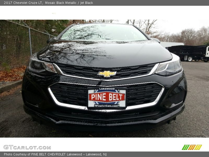 Mosaic Black Metallic / Jet Black 2017 Chevrolet Cruze LT