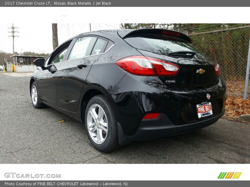 Mosaic Black Metallic / Jet Black 2017 Chevrolet Cruze LT