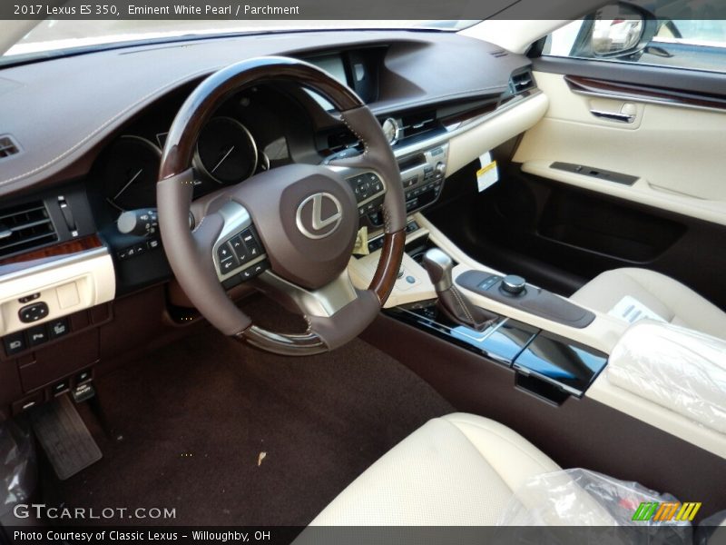 Eminent White Pearl / Parchment 2017 Lexus ES 350