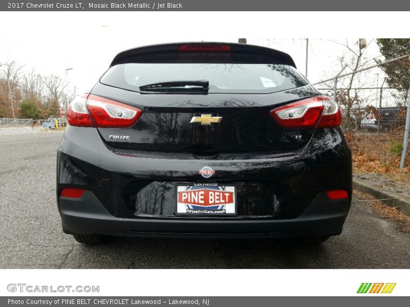 Mosaic Black Metallic / Jet Black 2017 Chevrolet Cruze LT