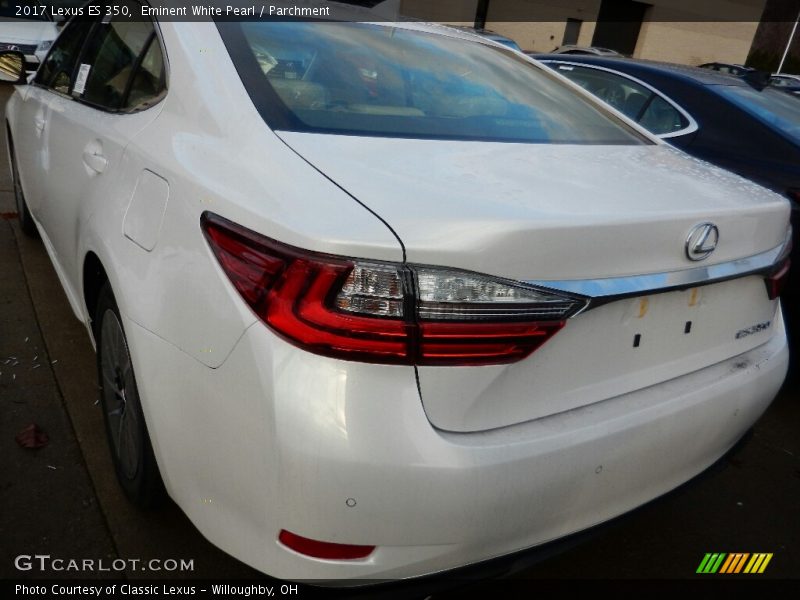 Eminent White Pearl / Parchment 2017 Lexus ES 350