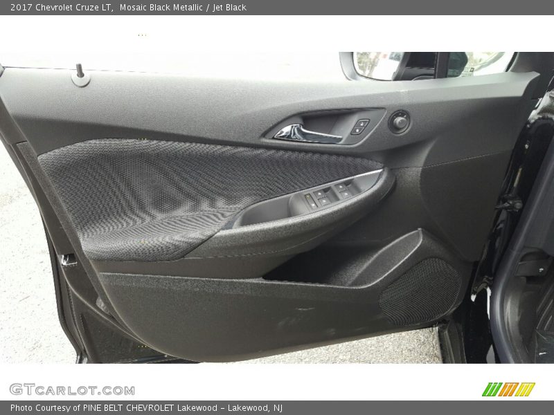 Mosaic Black Metallic / Jet Black 2017 Chevrolet Cruze LT