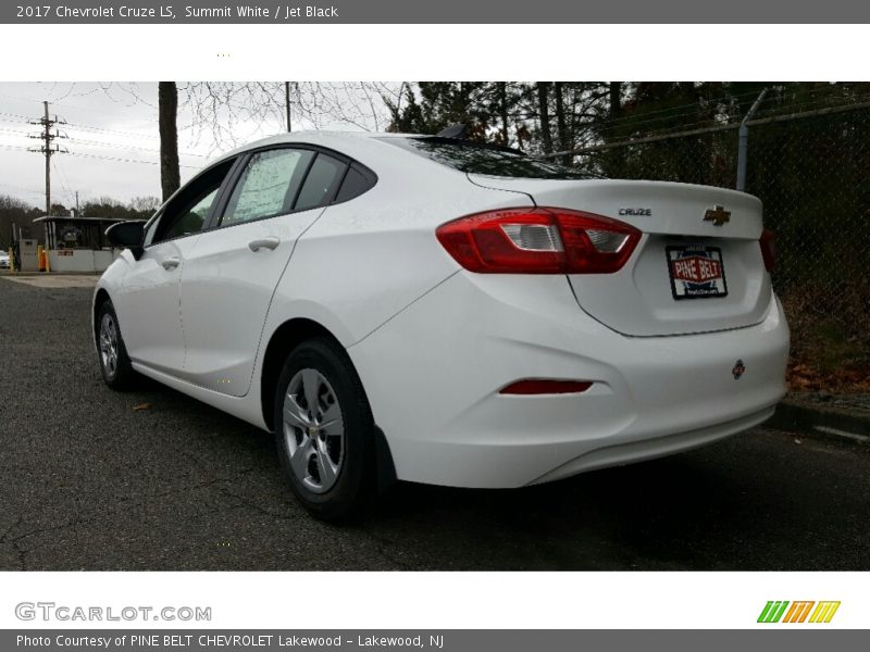 Summit White / Jet Black 2017 Chevrolet Cruze LS