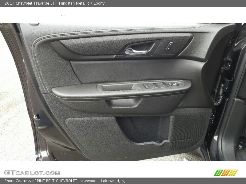 Tungsten Metallic / Ebony 2017 Chevrolet Traverse LT