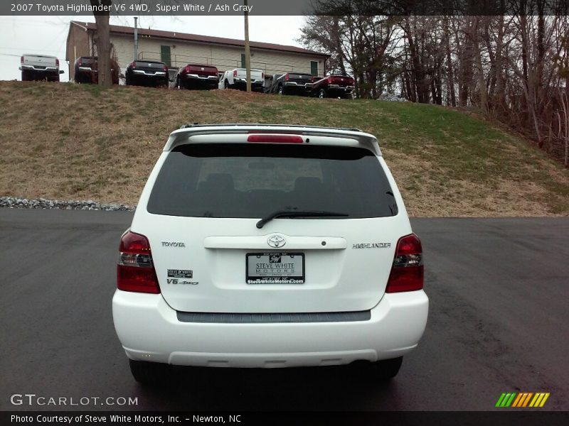 Super White / Ash Gray 2007 Toyota Highlander V6 4WD
