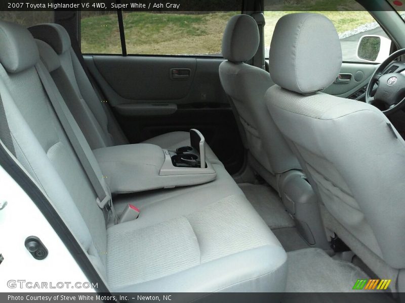 Super White / Ash Gray 2007 Toyota Highlander V6 4WD