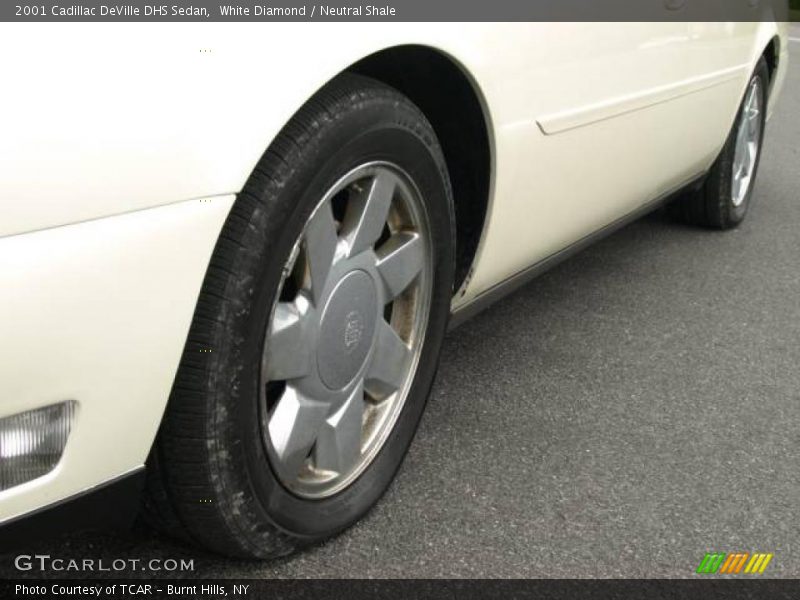 White Diamond / Neutral Shale 2001 Cadillac DeVille DHS Sedan
