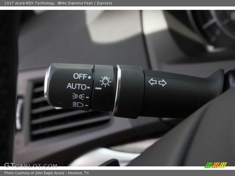 White Diamond Pearl / Espresso 2017 Acura MDX Technology