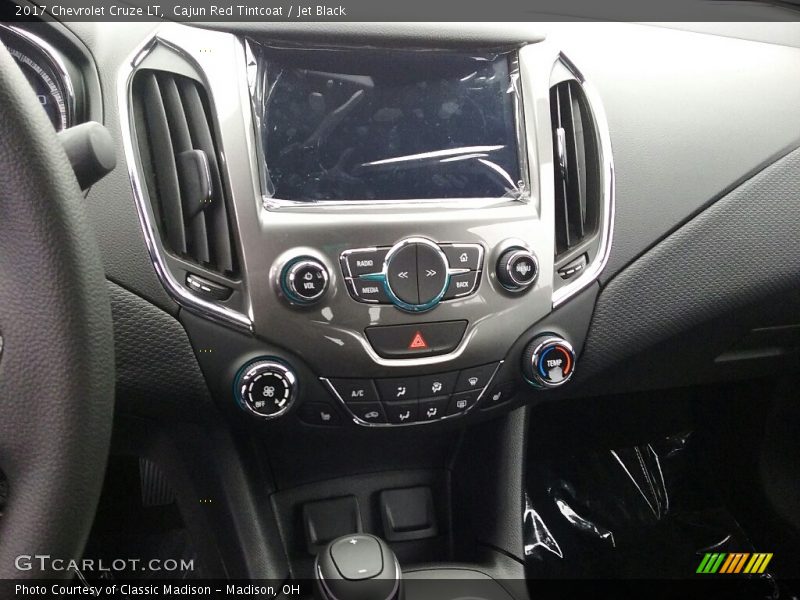 Cajun Red Tintcoat / Jet Black 2017 Chevrolet Cruze LT