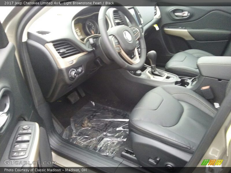 Light Brownstone Pearl / Black 2017 Jeep Cherokee Limited 4x4