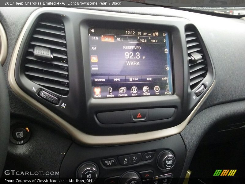 Light Brownstone Pearl / Black 2017 Jeep Cherokee Limited 4x4