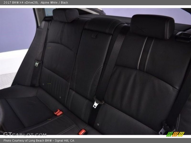 Alpine White / Black 2017 BMW X4 xDrive28i