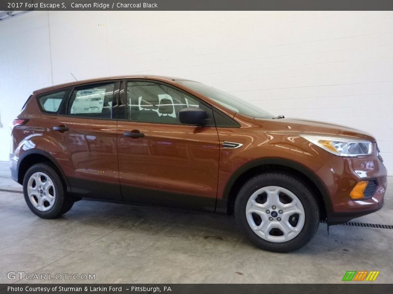 Canyon Ridge / Charcoal Black 2017 Ford Escape S