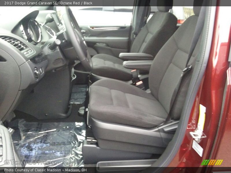 Octane Red / Black 2017 Dodge Grand Caravan SE