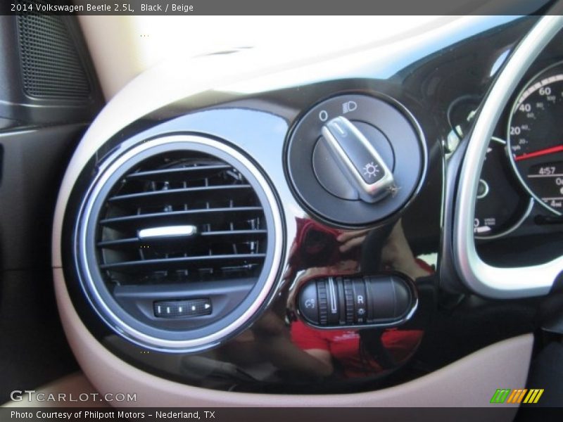Black / Beige 2014 Volkswagen Beetle 2.5L