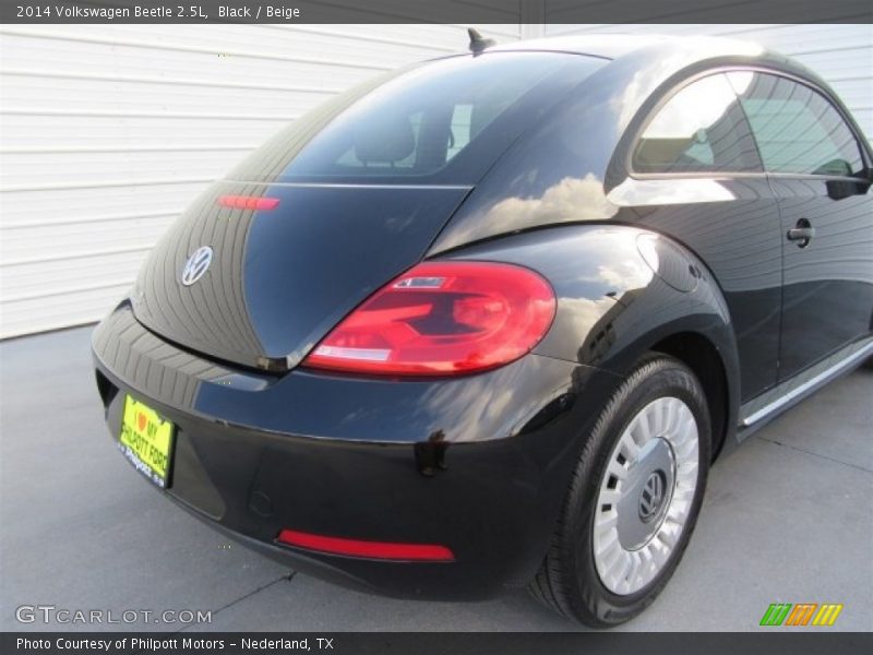Black / Beige 2014 Volkswagen Beetle 2.5L
