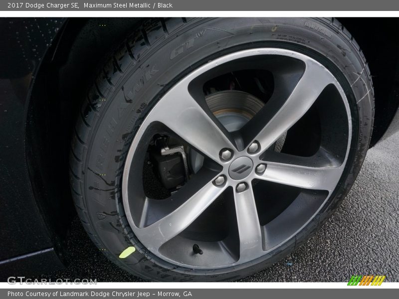 Maximum Steel Metallic / Black 2017 Dodge Charger SE