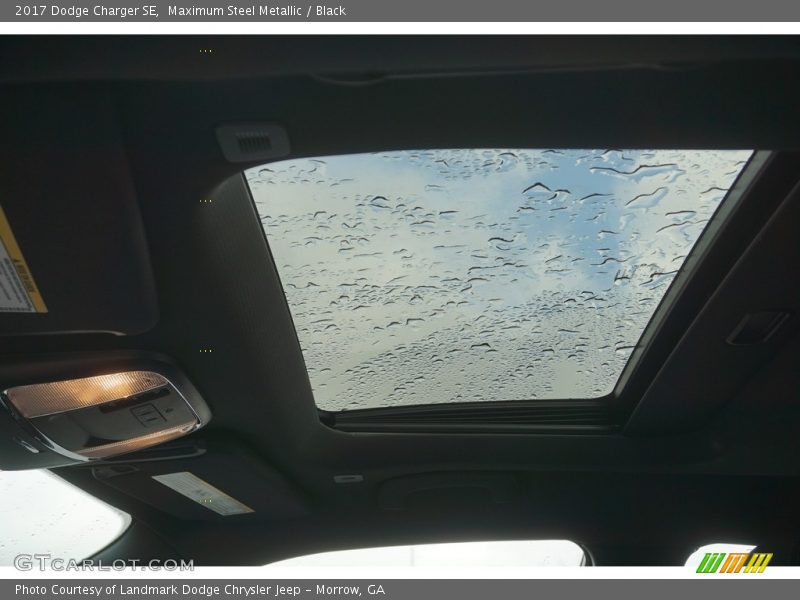Maximum Steel Metallic / Black 2017 Dodge Charger SE