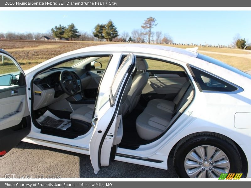 Diamond White Pearl / Gray 2016 Hyundai Sonata Hybrid SE