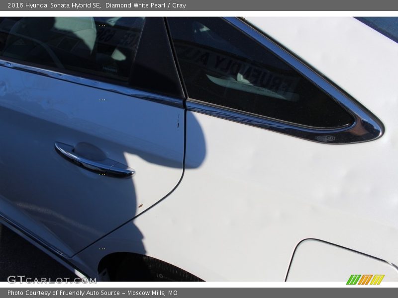 Diamond White Pearl / Gray 2016 Hyundai Sonata Hybrid SE