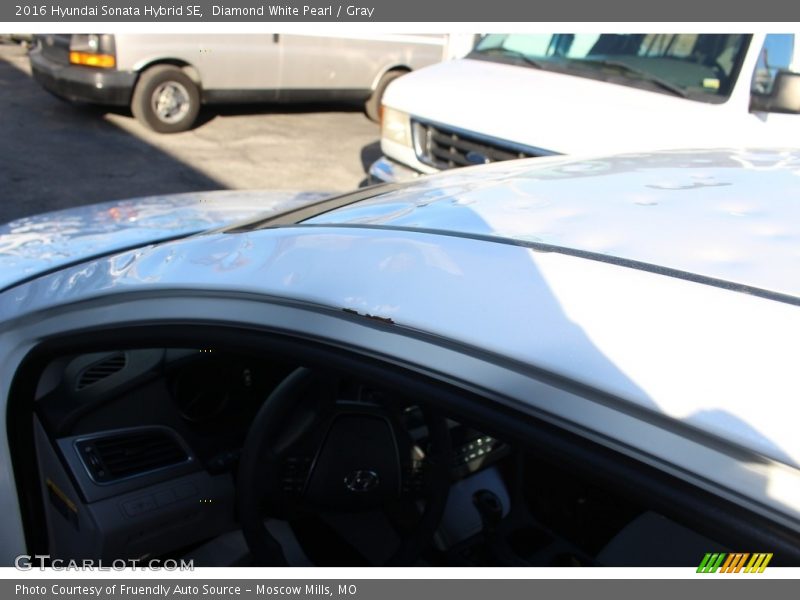 Diamond White Pearl / Gray 2016 Hyundai Sonata Hybrid SE