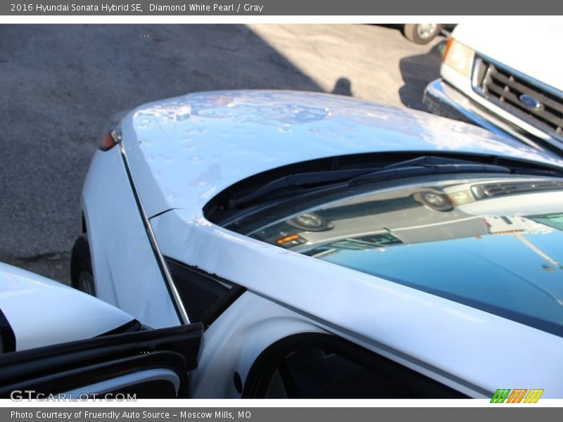 Diamond White Pearl / Gray 2016 Hyundai Sonata Hybrid SE