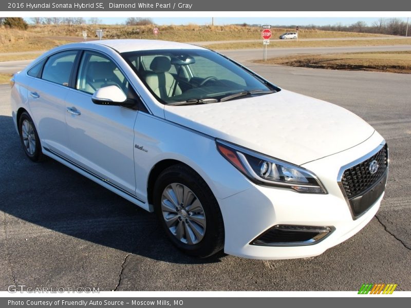 Diamond White Pearl / Gray 2016 Hyundai Sonata Hybrid SE
