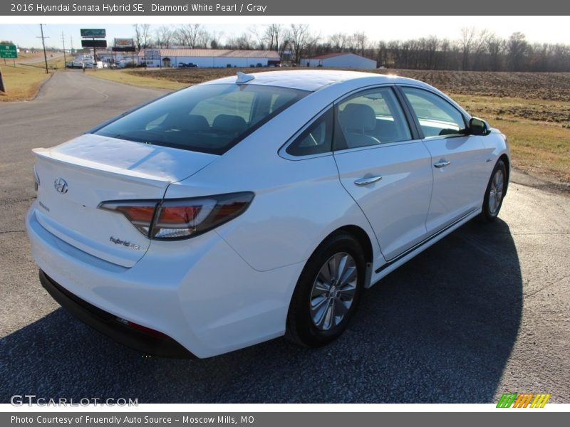 Diamond White Pearl / Gray 2016 Hyundai Sonata Hybrid SE