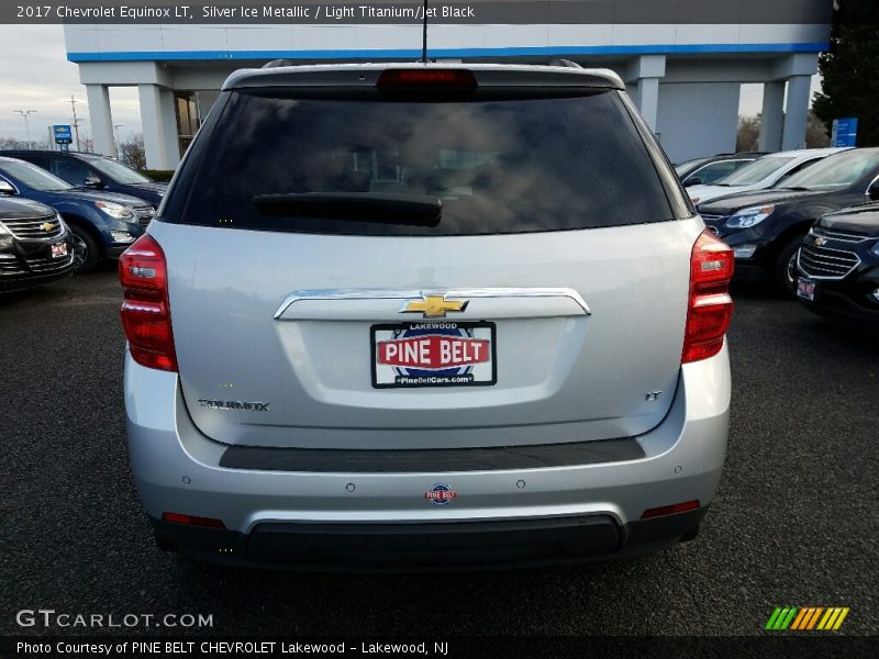 Silver Ice Metallic / Light Titanium/Jet Black 2017 Chevrolet Equinox LT