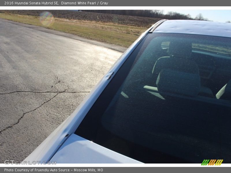 Diamond White Pearl / Gray 2016 Hyundai Sonata Hybrid SE