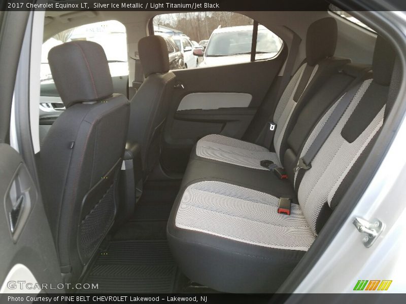 Silver Ice Metallic / Light Titanium/Jet Black 2017 Chevrolet Equinox LT