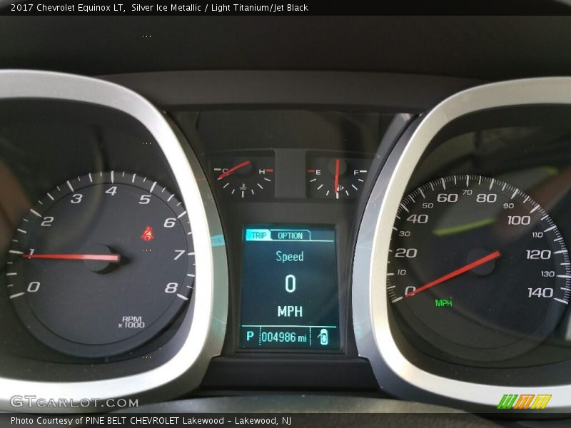 Silver Ice Metallic / Light Titanium/Jet Black 2017 Chevrolet Equinox LT