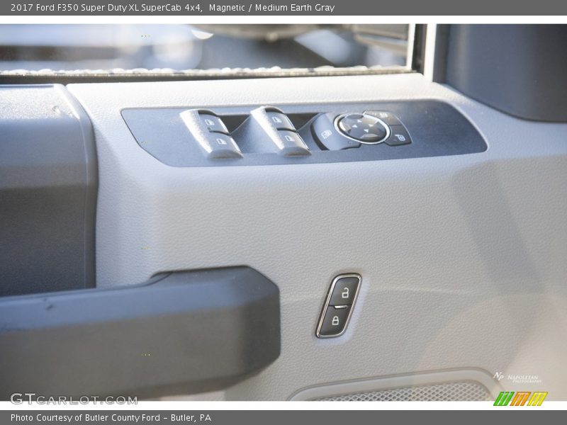 Magnetic / Medium Earth Gray 2017 Ford F350 Super Duty XL SuperCab 4x4