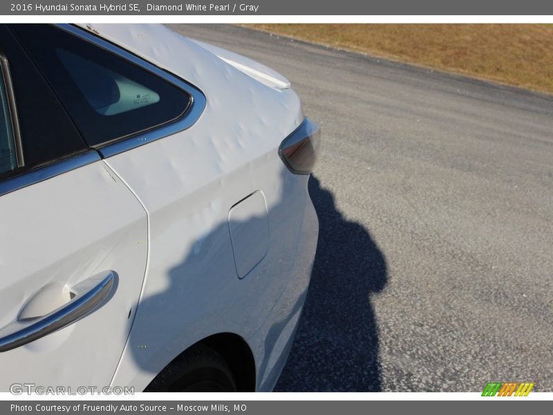 Diamond White Pearl / Gray 2016 Hyundai Sonata Hybrid SE