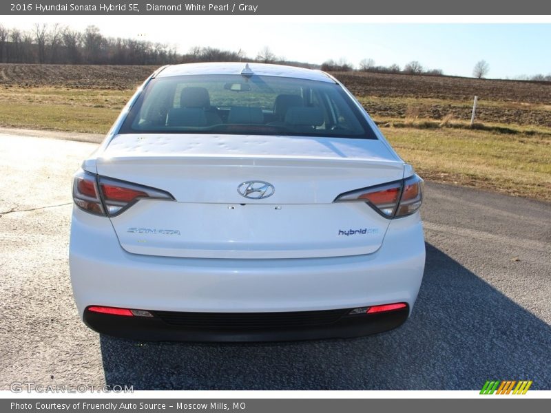Diamond White Pearl / Gray 2016 Hyundai Sonata Hybrid SE