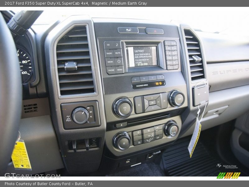 Magnetic / Medium Earth Gray 2017 Ford F350 Super Duty XL SuperCab 4x4
