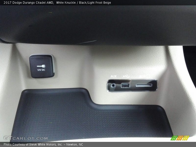 White Knuckle / Black/Light Frost Beige 2017 Dodge Durango Citadel AWD
