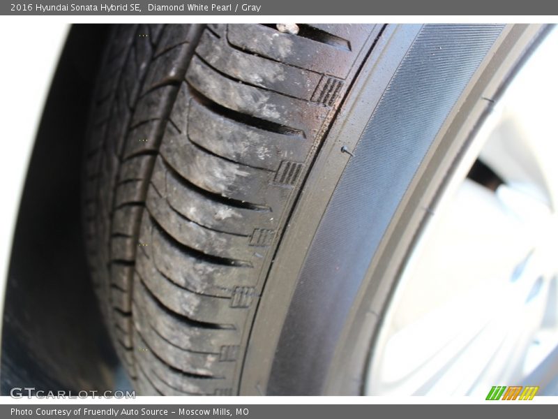 Diamond White Pearl / Gray 2016 Hyundai Sonata Hybrid SE