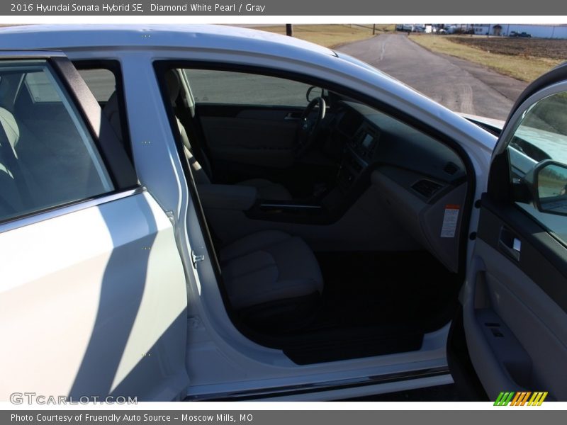 Diamond White Pearl / Gray 2016 Hyundai Sonata Hybrid SE