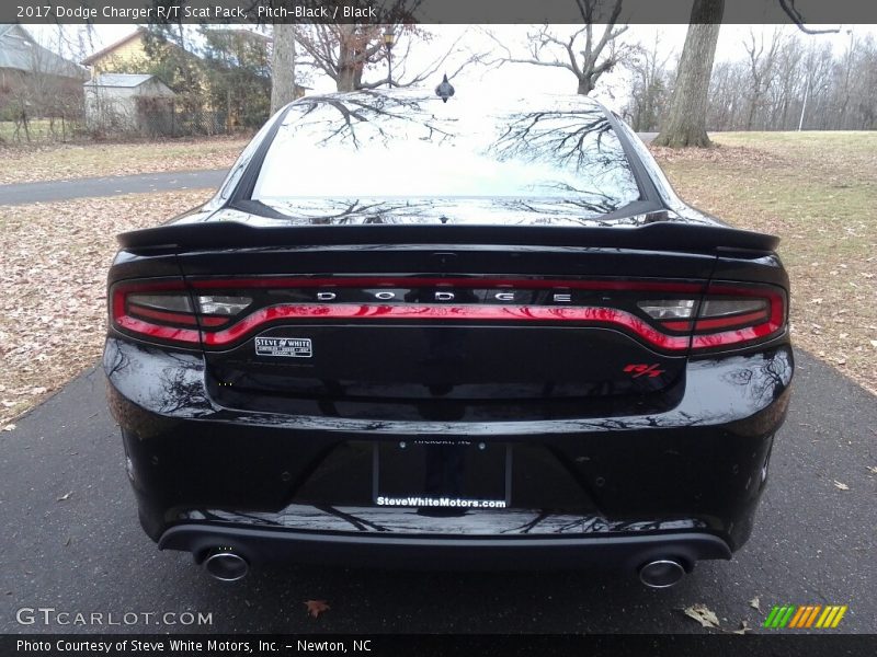 Pitch-Black / Black 2017 Dodge Charger R/T Scat Pack