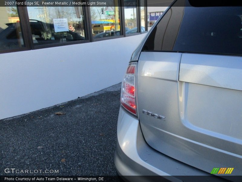 Pewter Metallic / Medium Light Stone 2007 Ford Edge SE