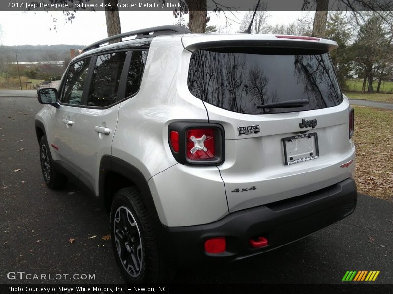 Glacier Metallic / Black 2017 Jeep Renegade Trailhawk 4x4