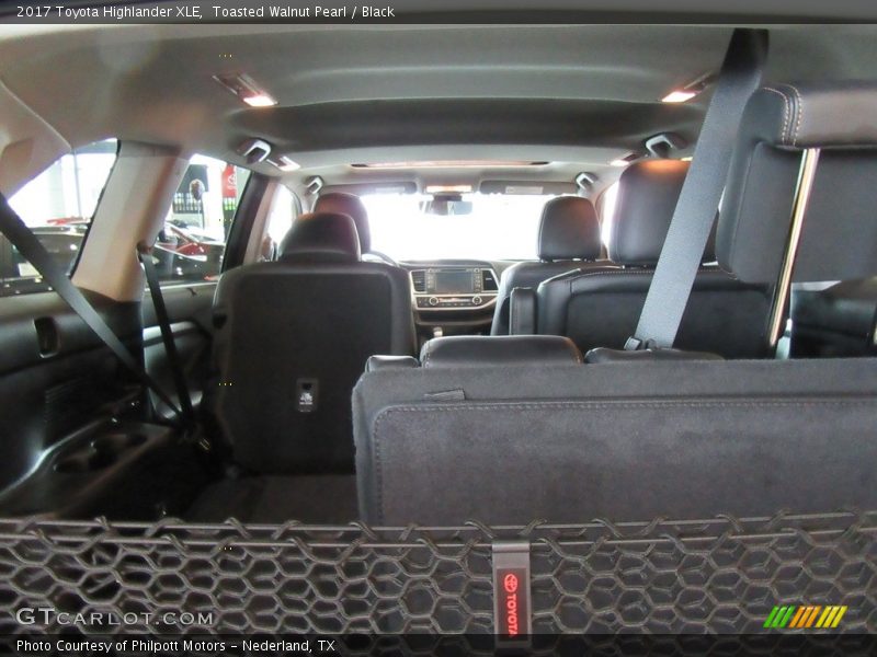 Toasted Walnut Pearl / Black 2017 Toyota Highlander XLE
